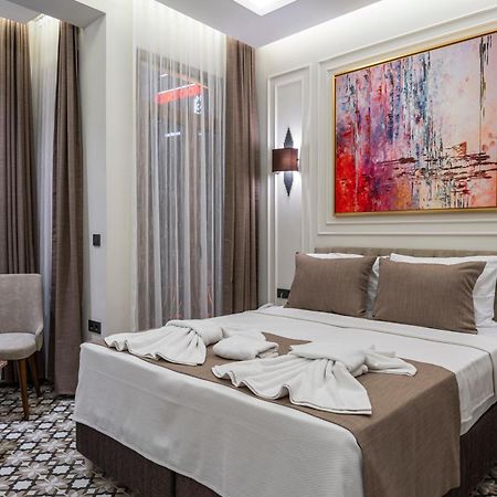 Pera Luna Premium Hotel Istanbul Bagian luar foto