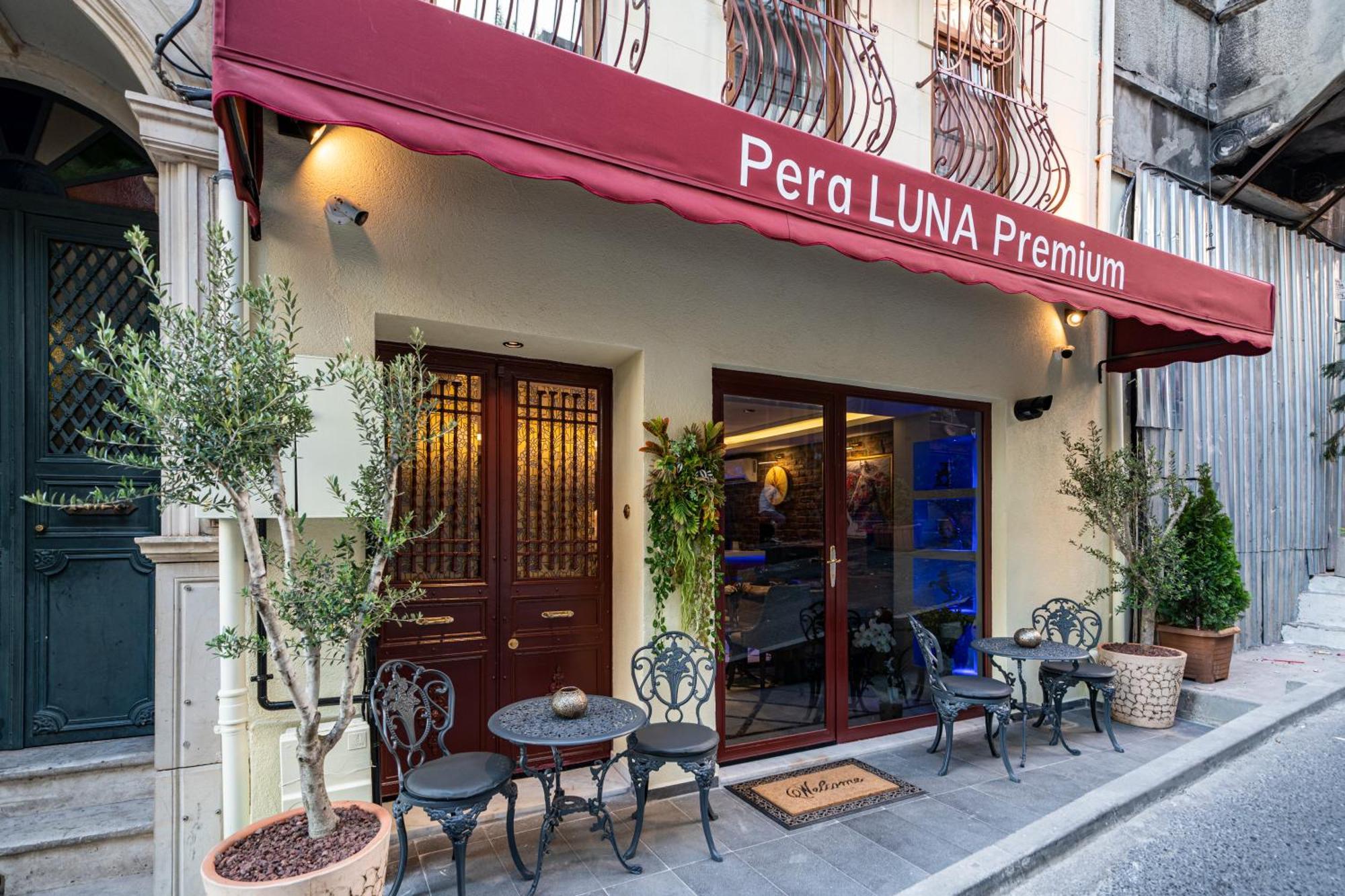 Pera Luna Premium Hotel Istanbul Bagian luar foto