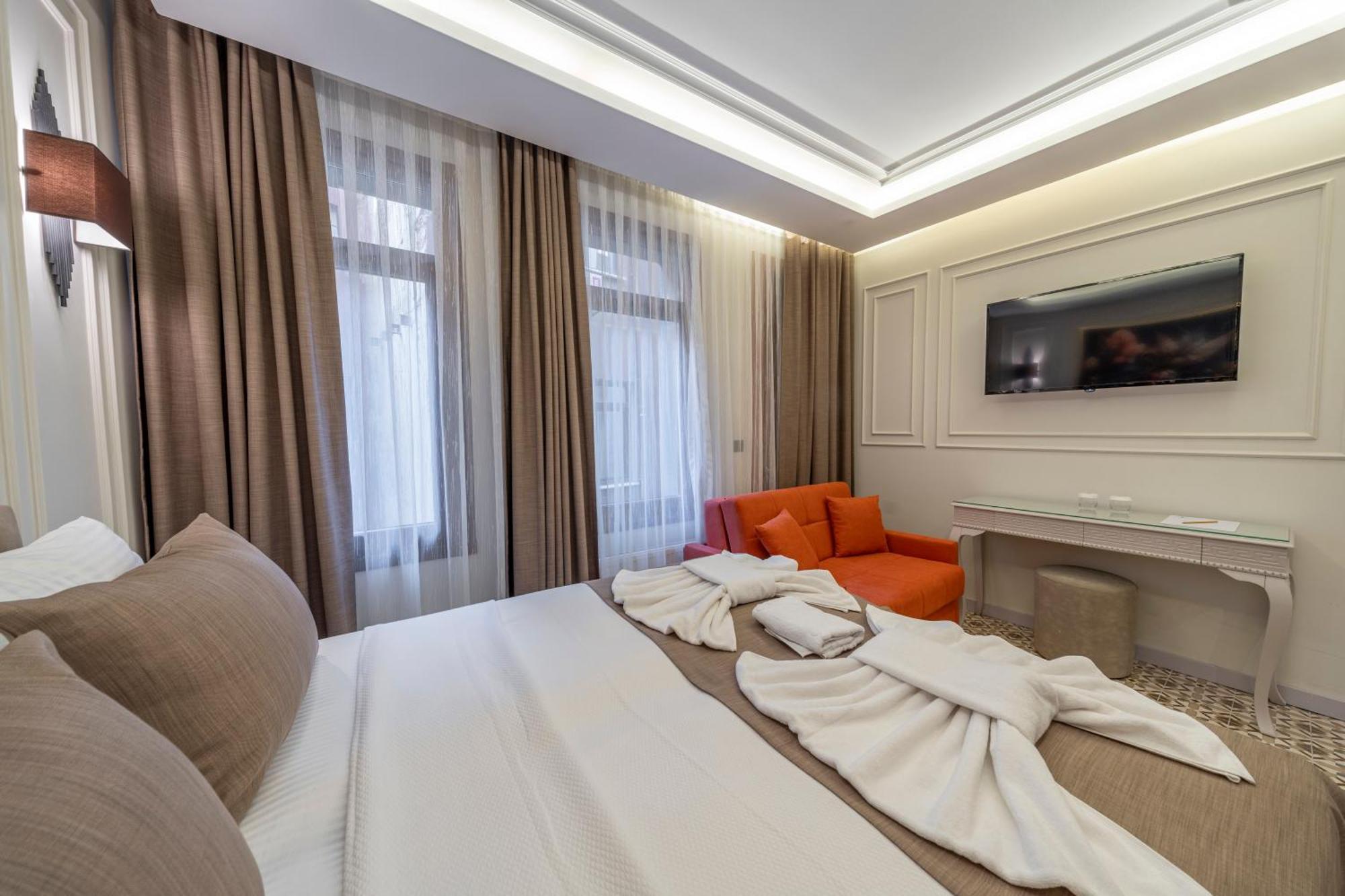 Pera Luna Premium Hotel Istanbul Bagian luar foto