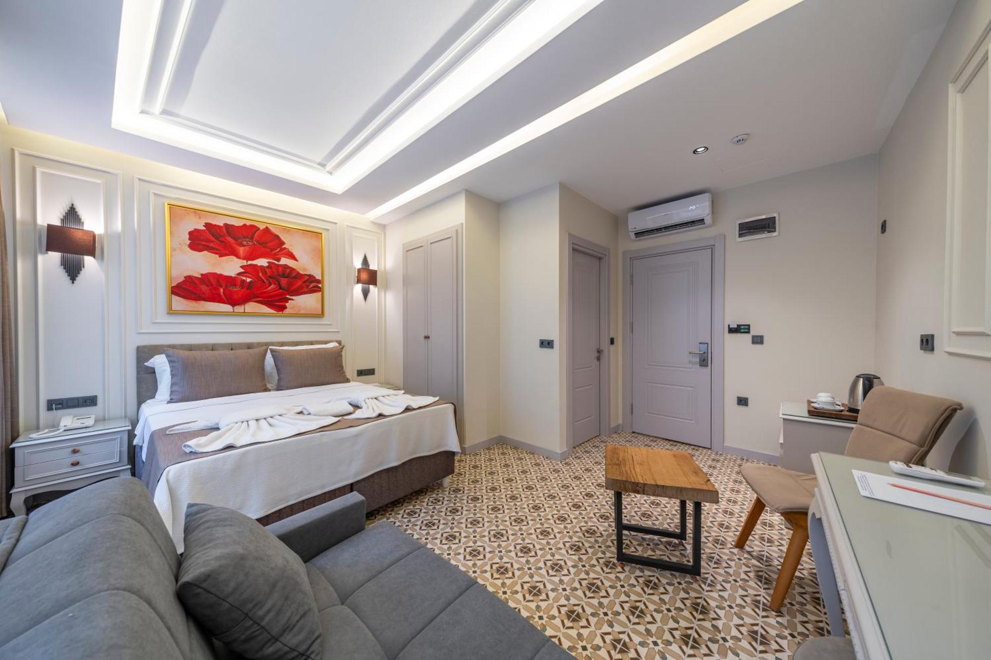 Pera Luna Premium Hotel Istanbul Bagian luar foto