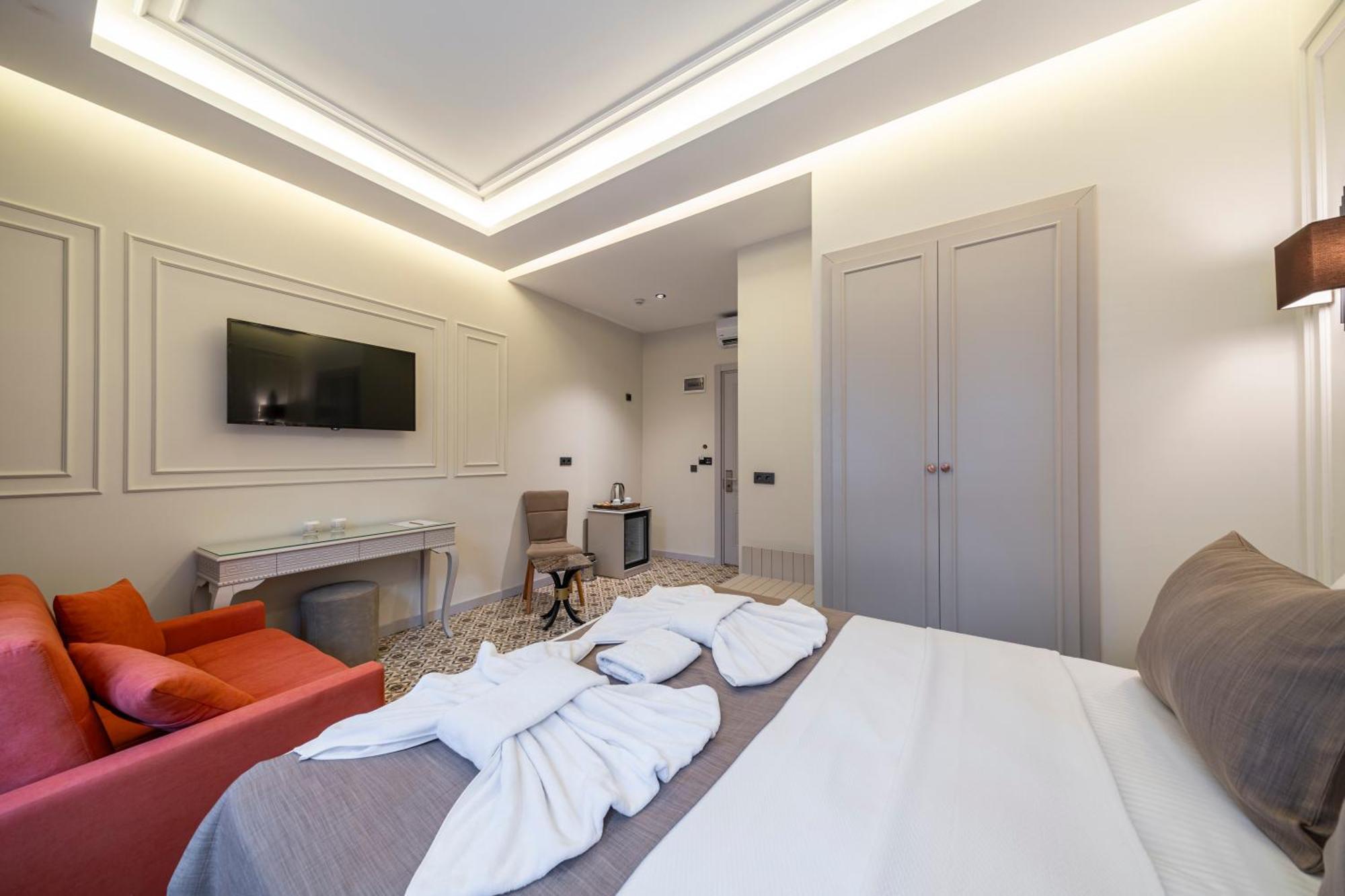 Pera Luna Premium Hotel Istanbul Bagian luar foto