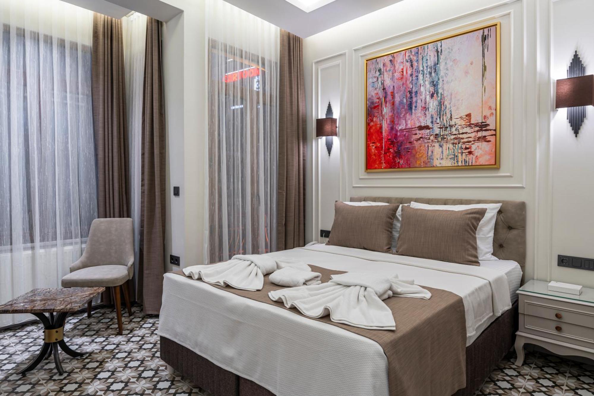 Pera Luna Premium Hotel Istanbul Bagian luar foto