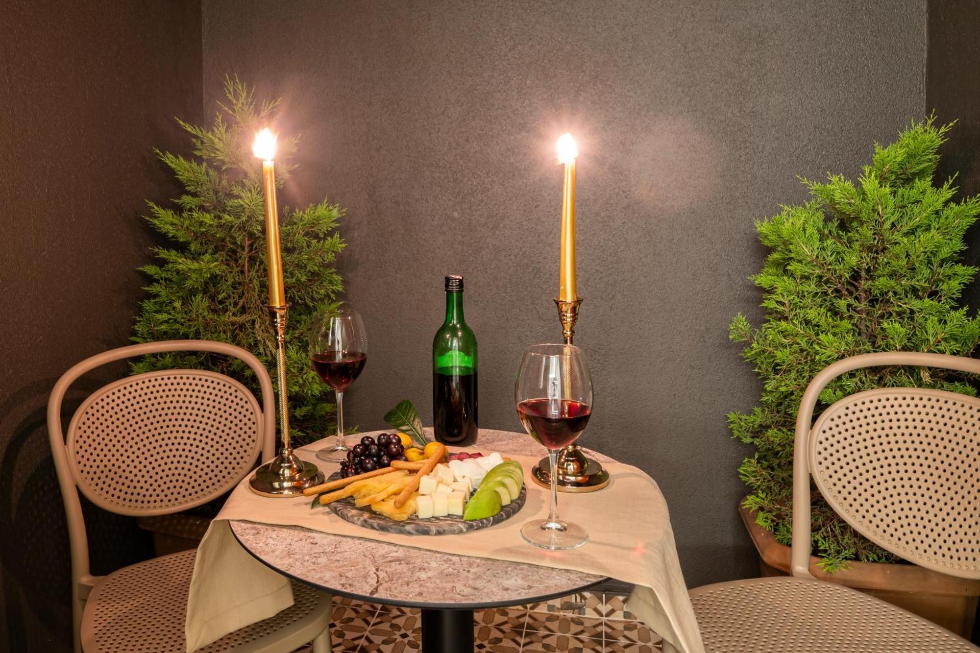 Pera Luna Premium Hotel Istanbul Bagian luar foto