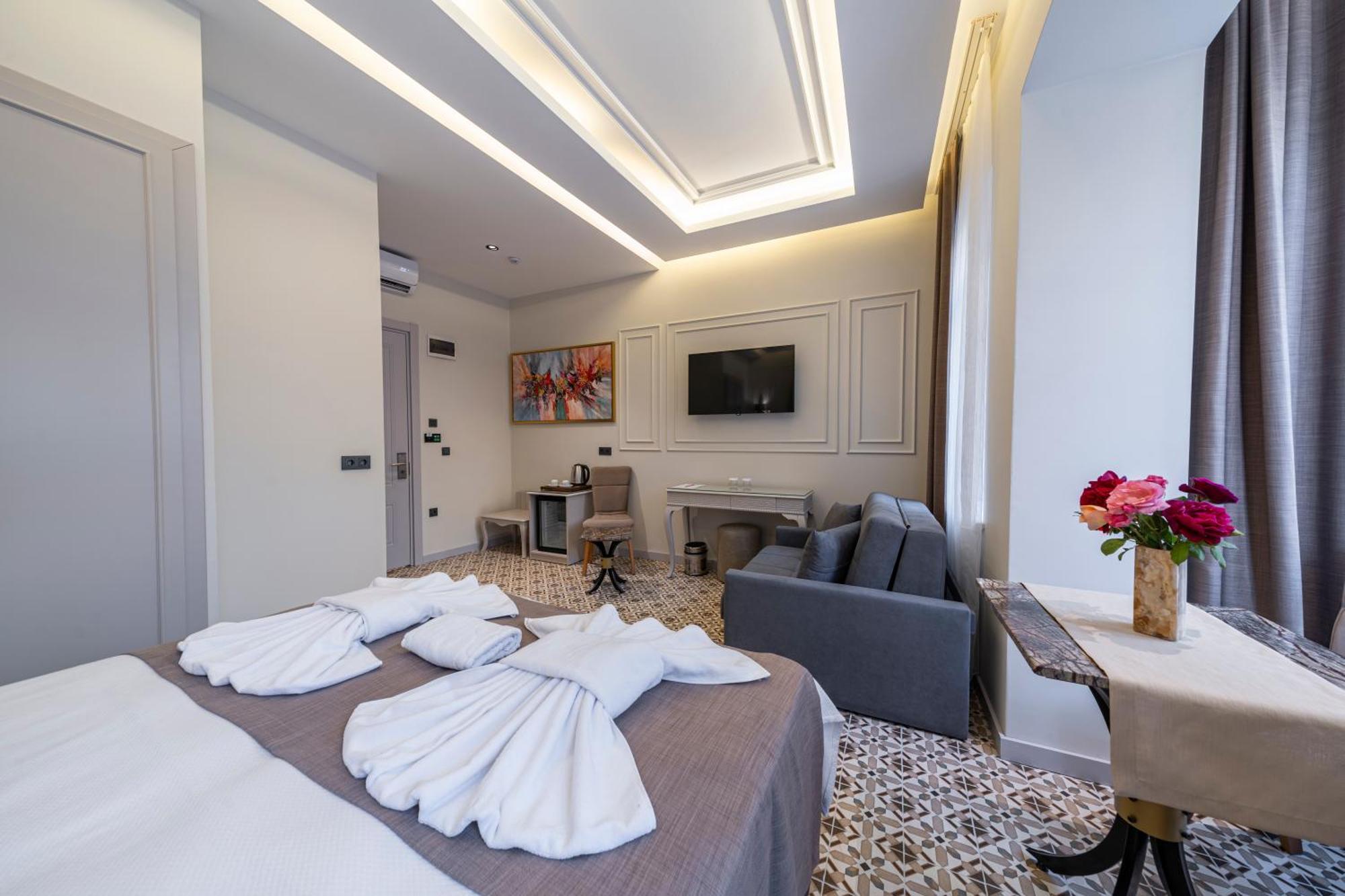 Pera Luna Premium Hotel Istanbul Bagian luar foto