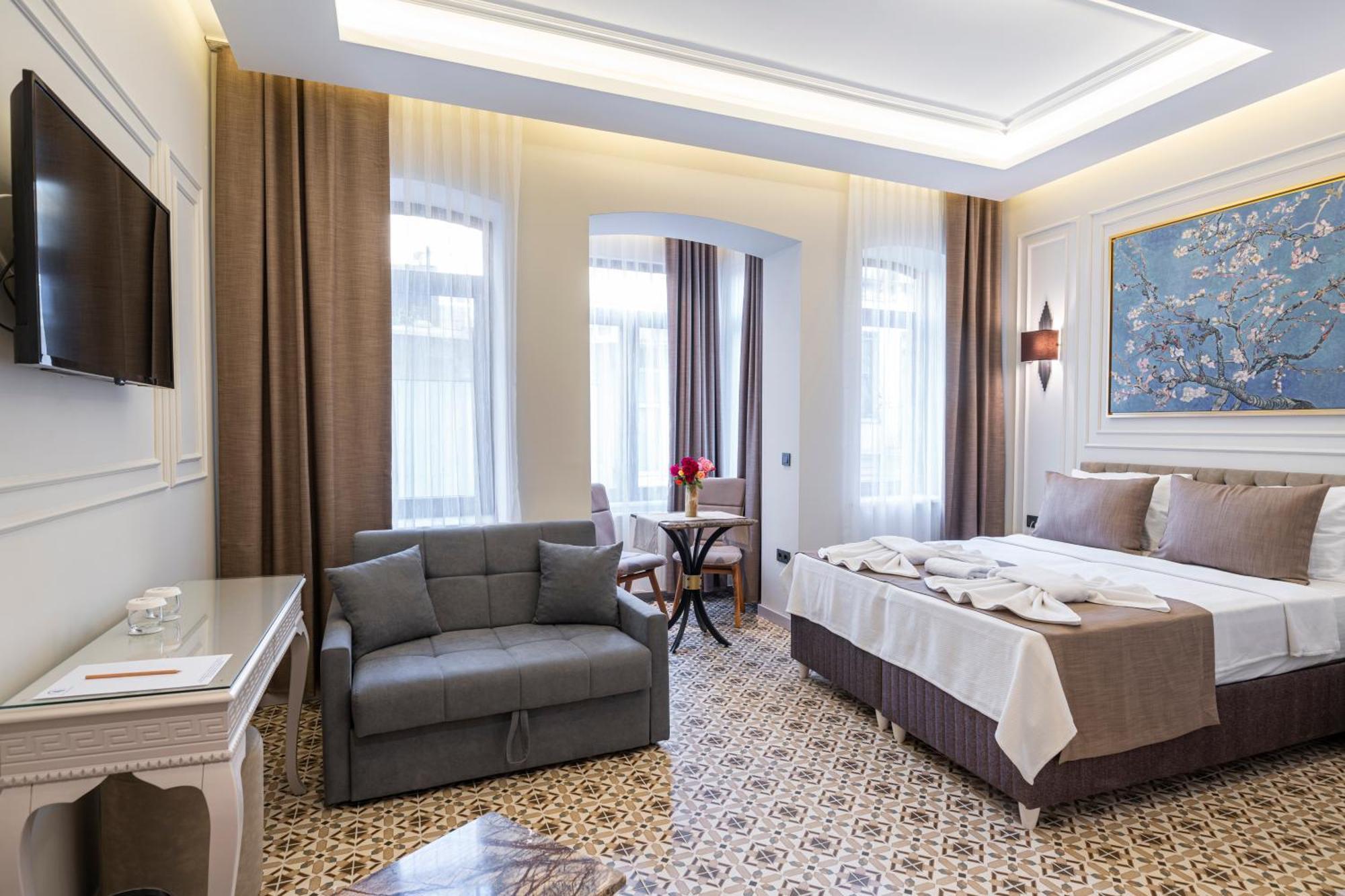 Pera Luna Premium Hotel Istanbul Bagian luar foto