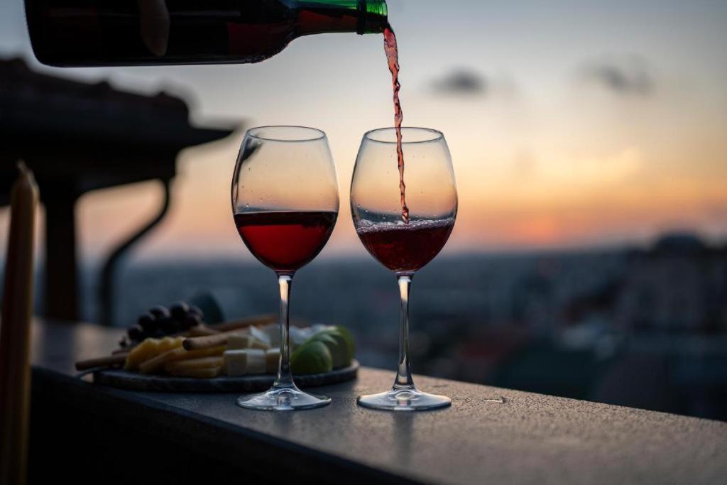 Pera Luna Premium Hotel Istanbul Bagian luar foto
